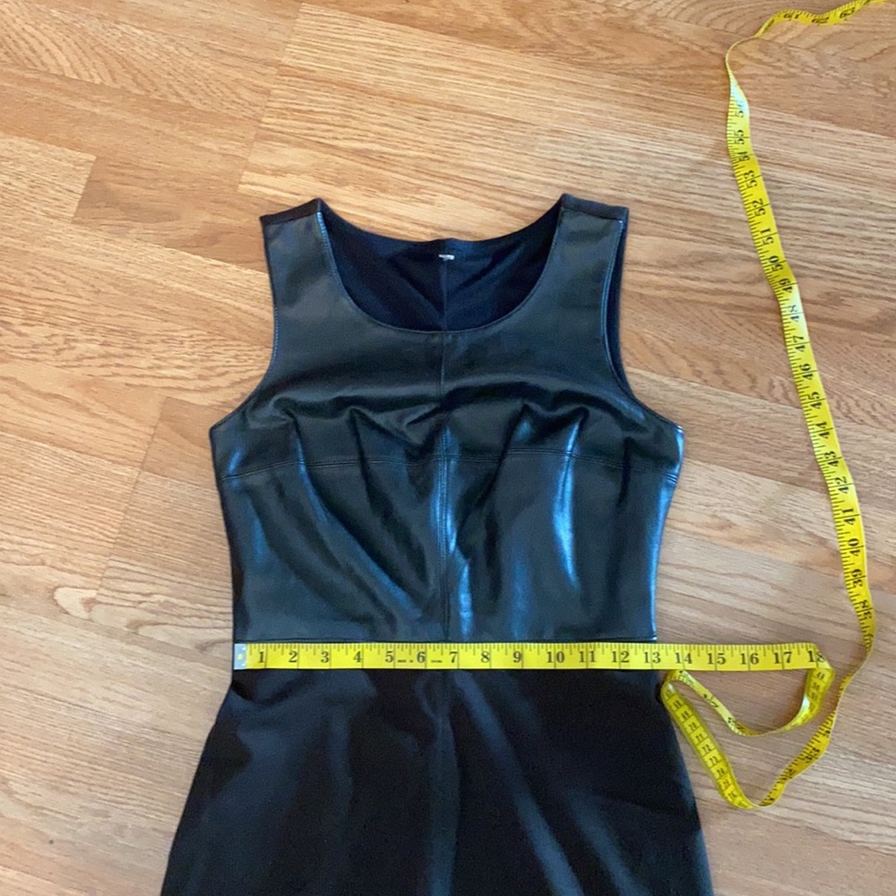 Awesome Little Dress - Picture 5 of 9